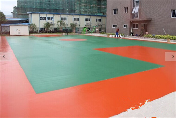 傾盆大雨來襲，丙烯酸球場(chǎng)地坪是如何從容面對(duì)？
